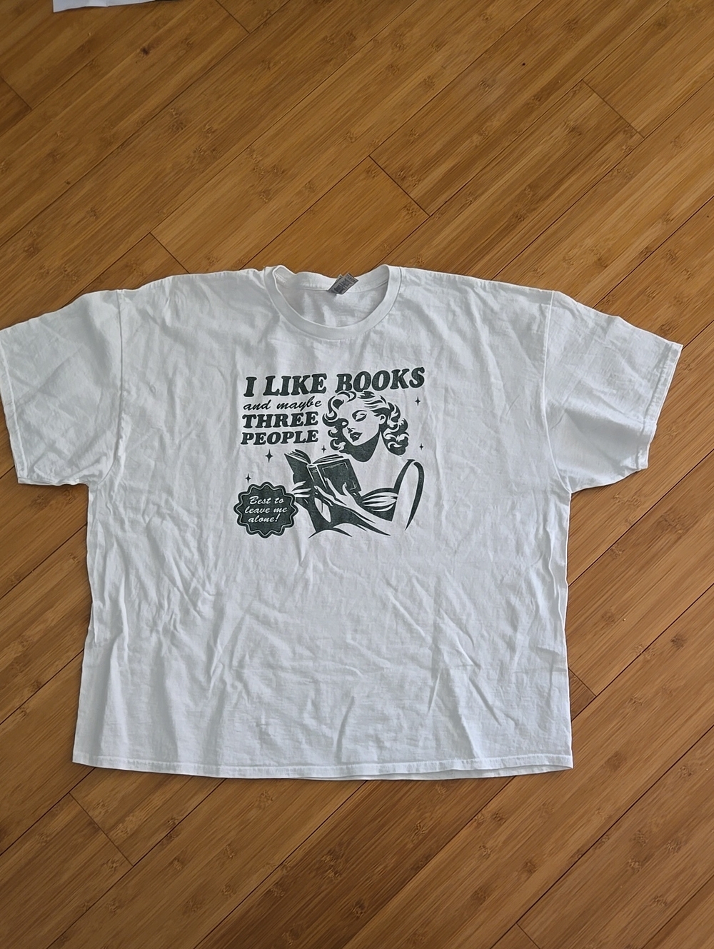 Retro Graphic Tee "I Like Books And Maybe 3 People" - 3XL